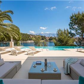 Luxury 6 Bedroom Brac Island Beach Front Villa With Heated Infinity Pool and lift near Sumartin sleeps 12